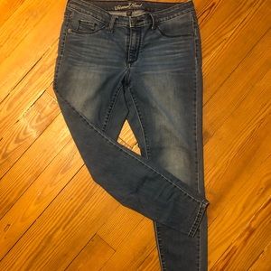 Universal Thread Jeans / Jeggings